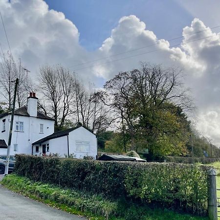 Tollgate House - Luxury Cozy Cottage - Huge Hot Tub - Alton Towers Cheadle  Exterior foto